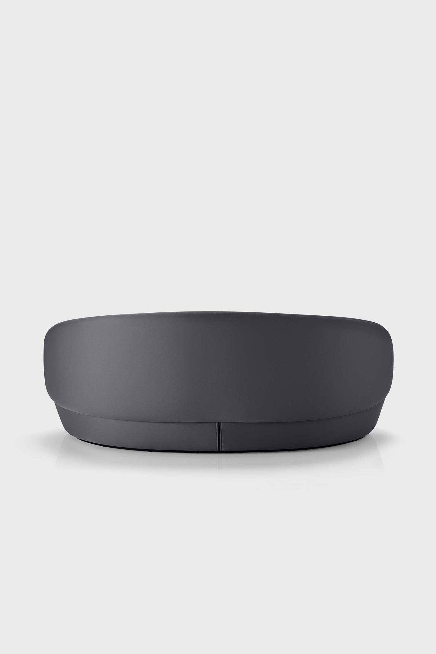 Naïve Sofa – Elegant Curved Design