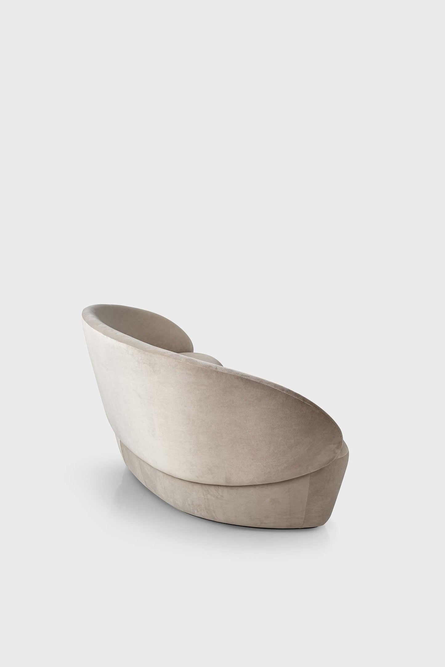 Naïve Sofa – Elegant Curved Design